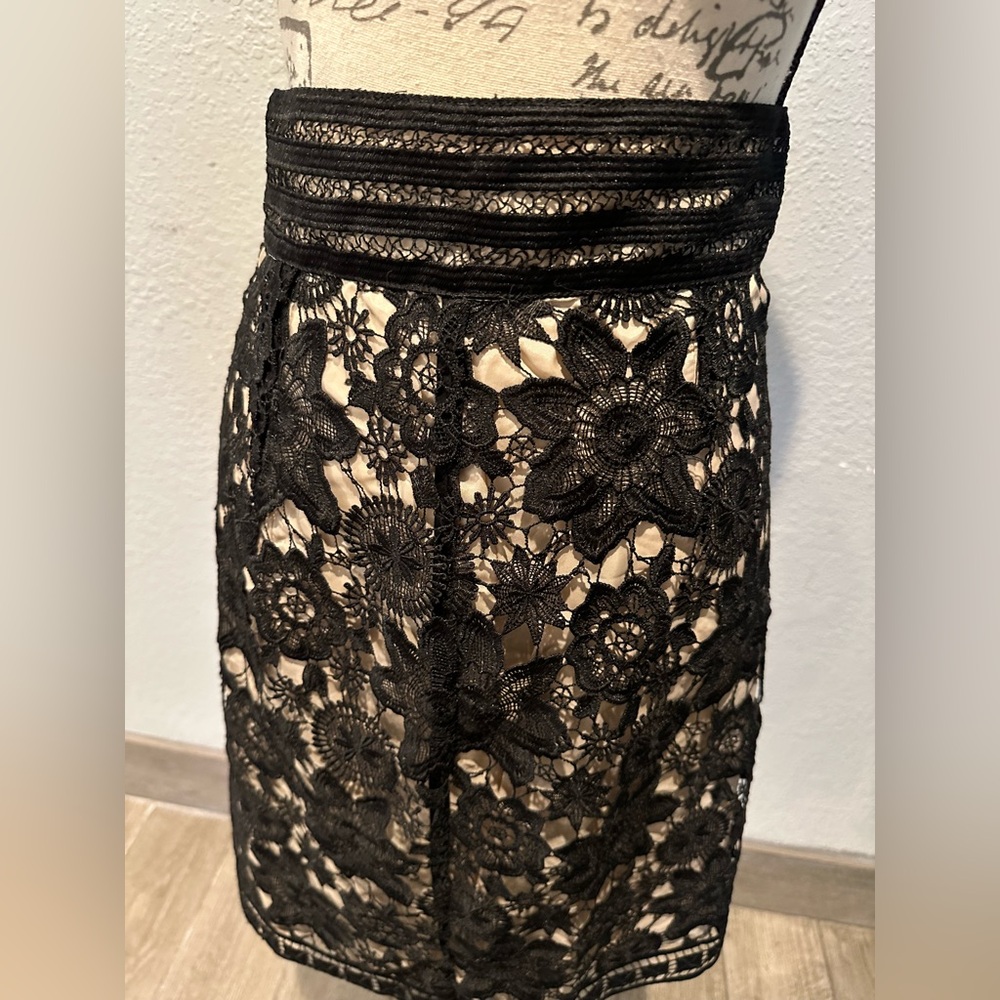 NEW WITH TAGS Hoss Intropia Black Lace Skirt Size 38